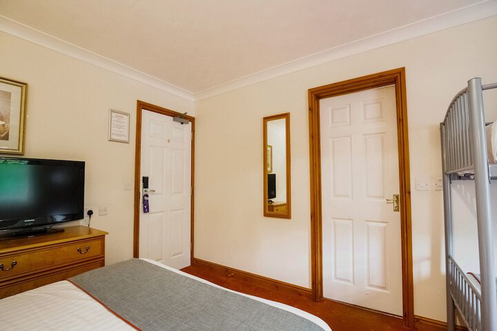 Room 35 of 134