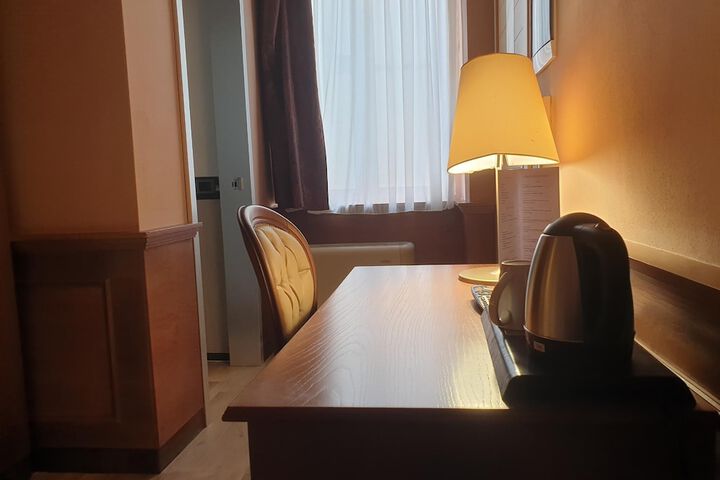 Room 20 of 39