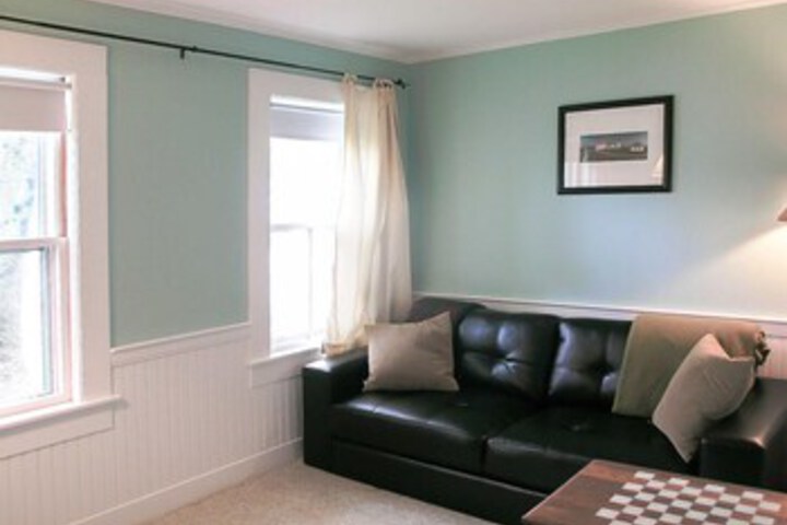 Room 5 of 16