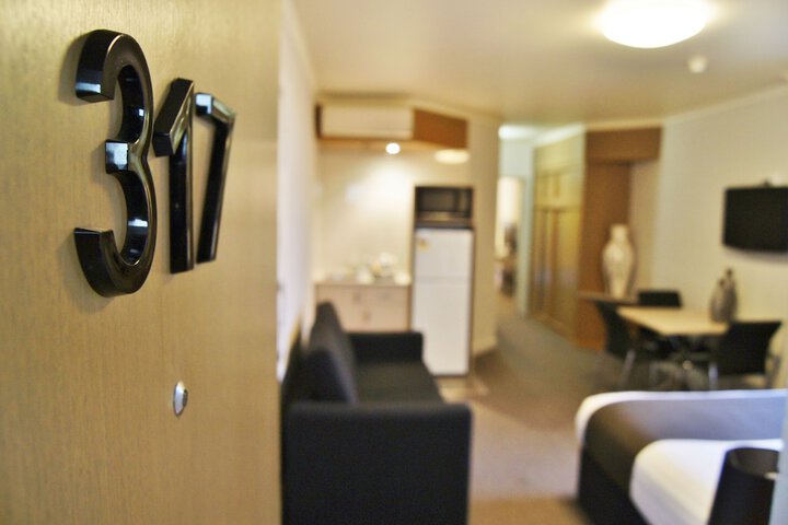Room 14 of 78