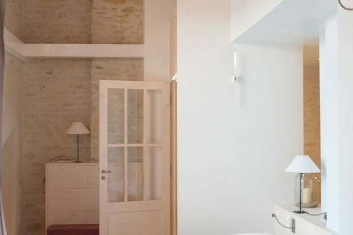Room 80 of 105