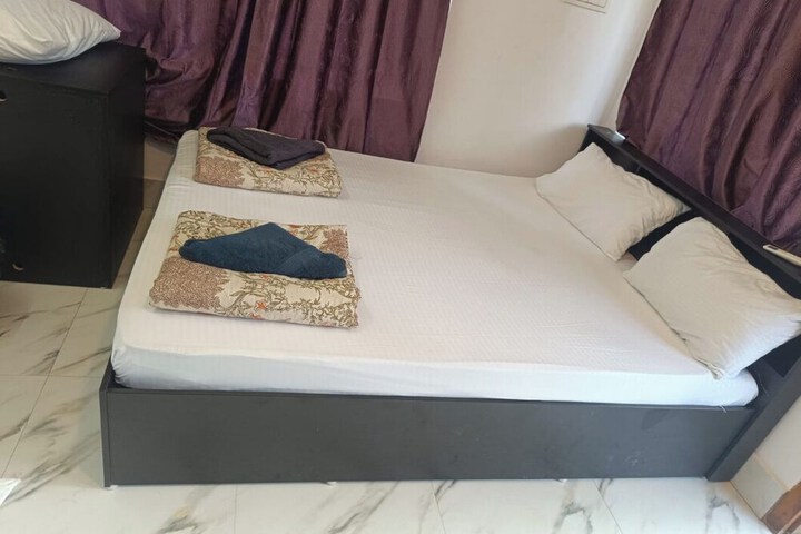 Room 8 of 31