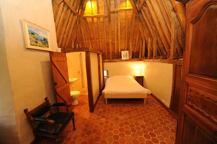Room 5 of 23