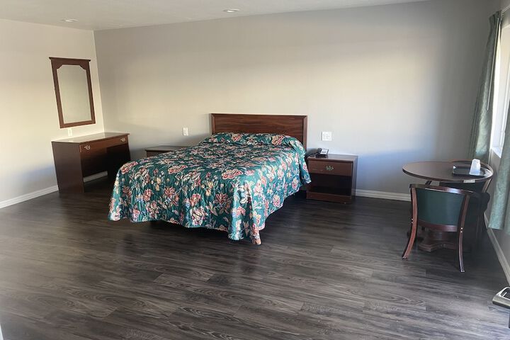 Room 3 of 37