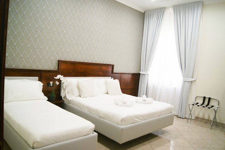 Room 17 of 27