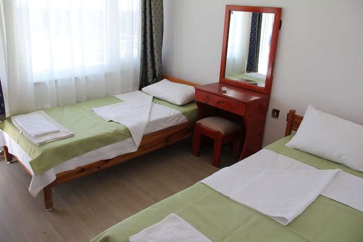 Room 5 of 13