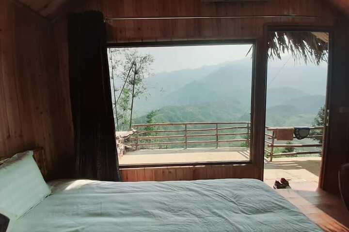 Room 13 of 20