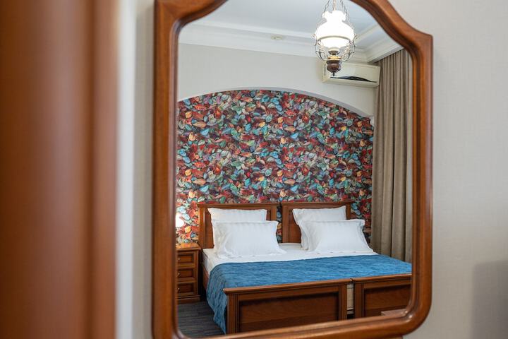 Room 24 of 70