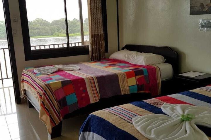 Room 4 of 7