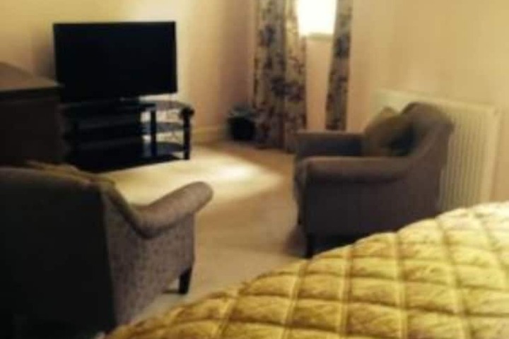 Room 10 of 80