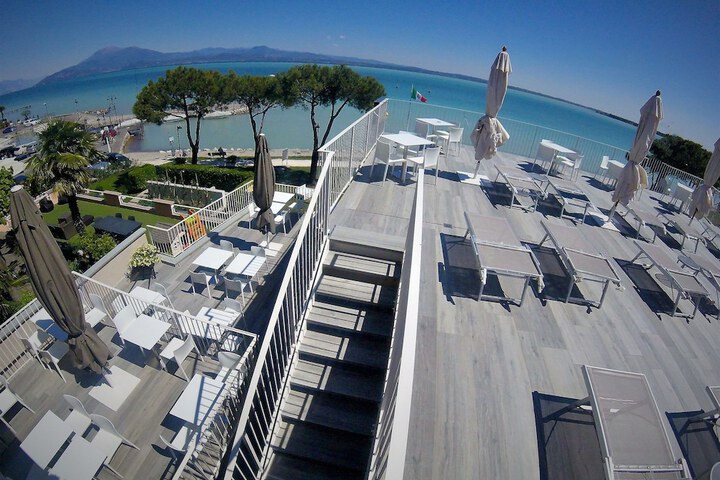 Sundeck 50 of 62
