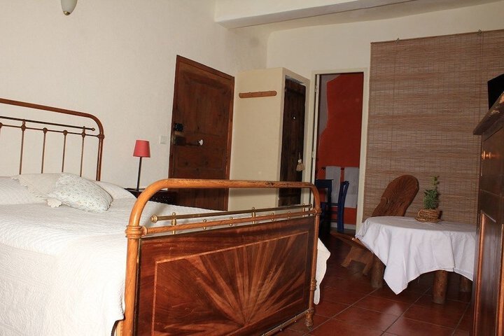 Room 4 of 19