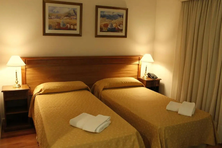 Room 3 of 16