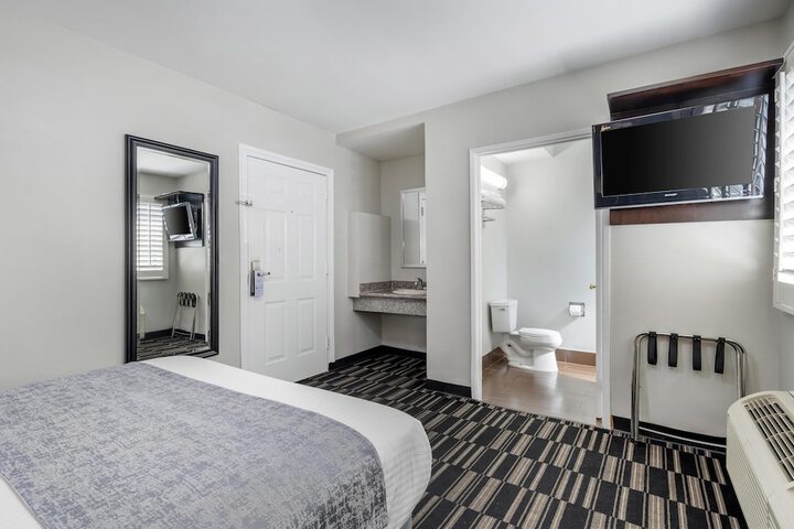 Room 5 of 39