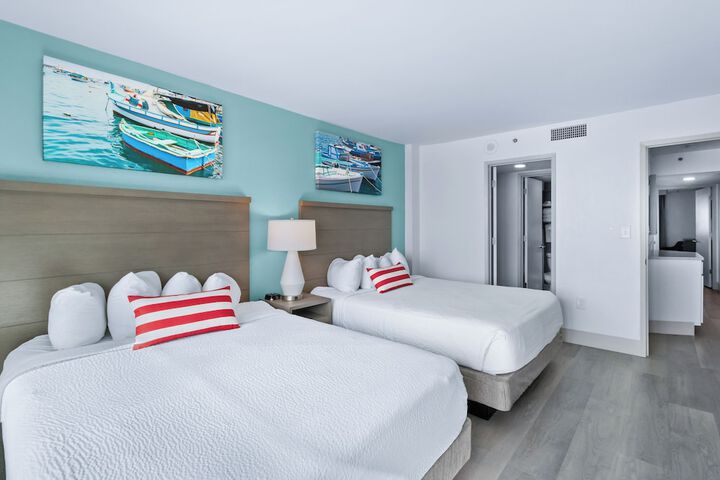 Room 140 of 373
