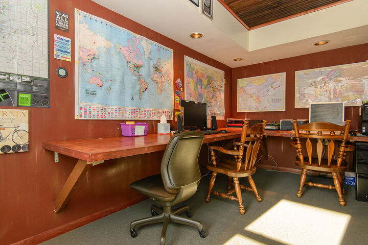 Business Center 29 of 43