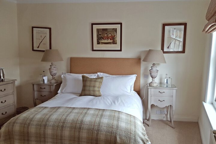 Room 4 of 28