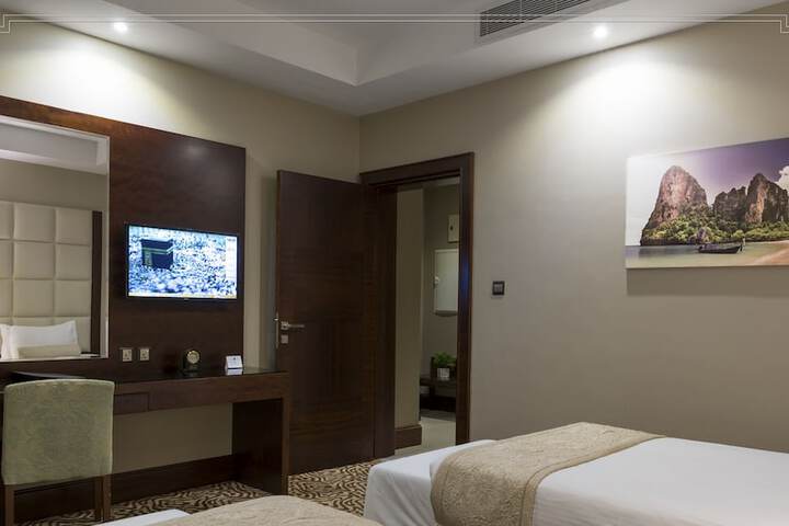 Room 16 of 30