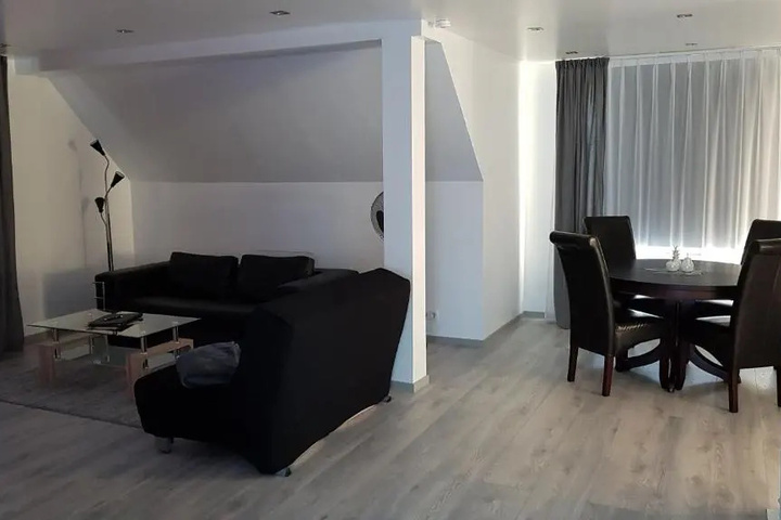 Room 3 of 19