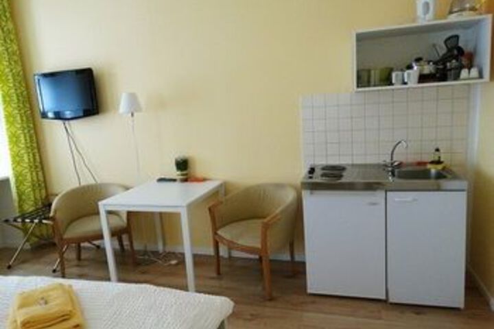 Room 52 of 61