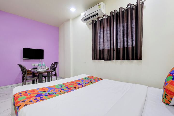 Room 8 of 31