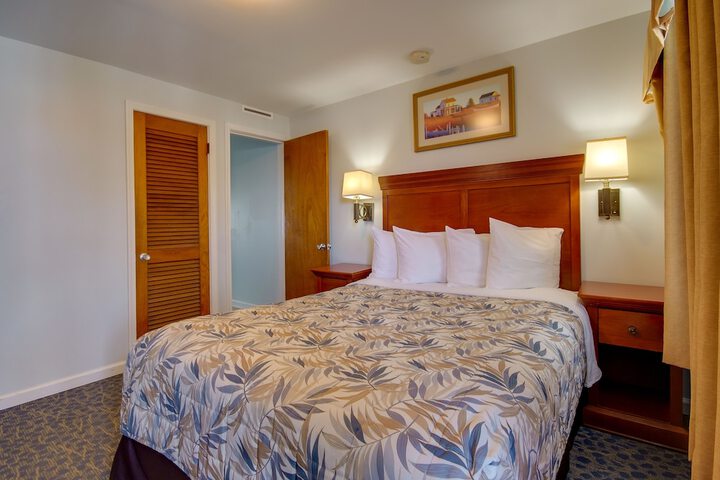 Standard 2 Queen Beds City View No Balcony (36 of 51)