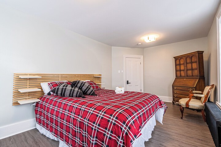 Room 16 of 29
