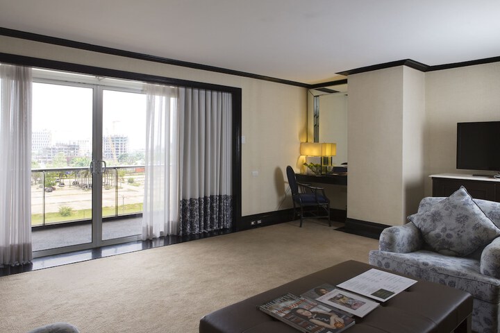 Room 9 of 37