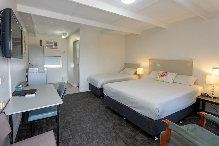 Room 6 of 65