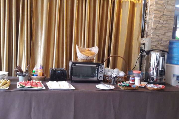 Breakfast/Coffee Service 14 of 40