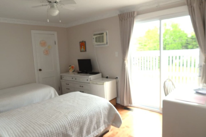 Room 5 of 15