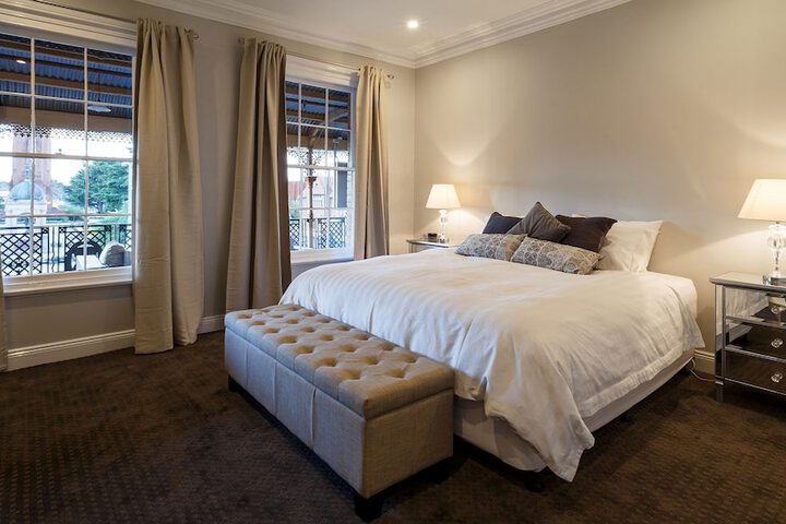 Room 2 of 11