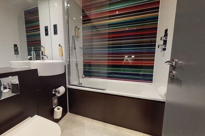 Room 14 of 50