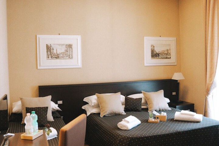 Room 34 of 51