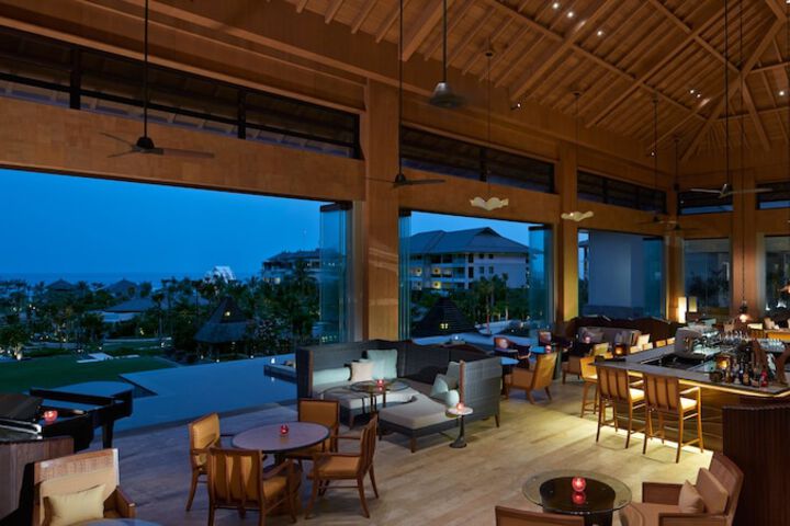 Lounge 202 of 259