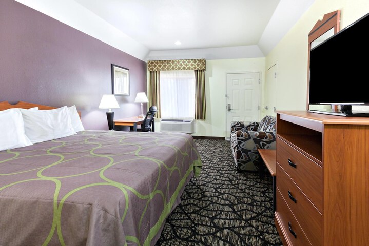 Room 14 of 40