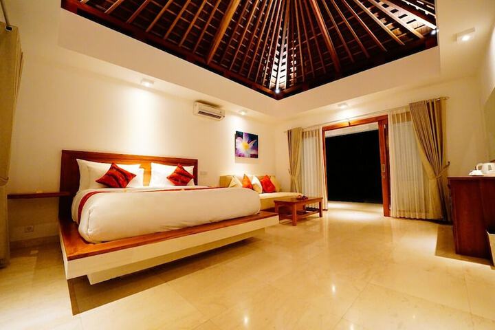 Room 9 of 47