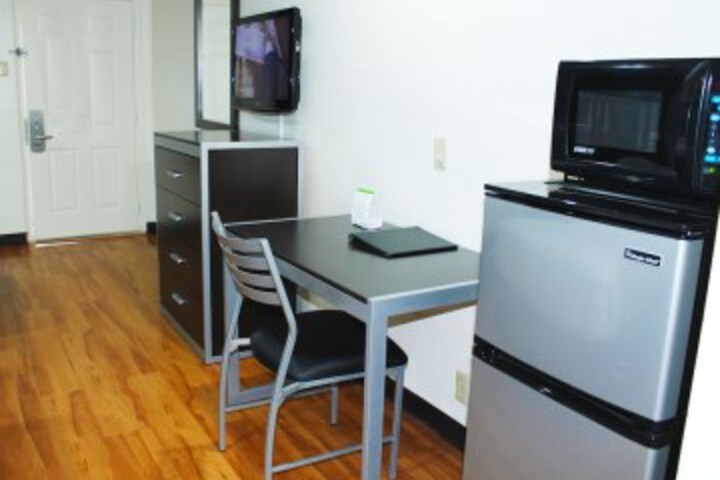 Room 12 of 27