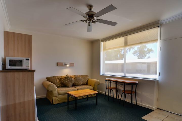 Room 32 of 89