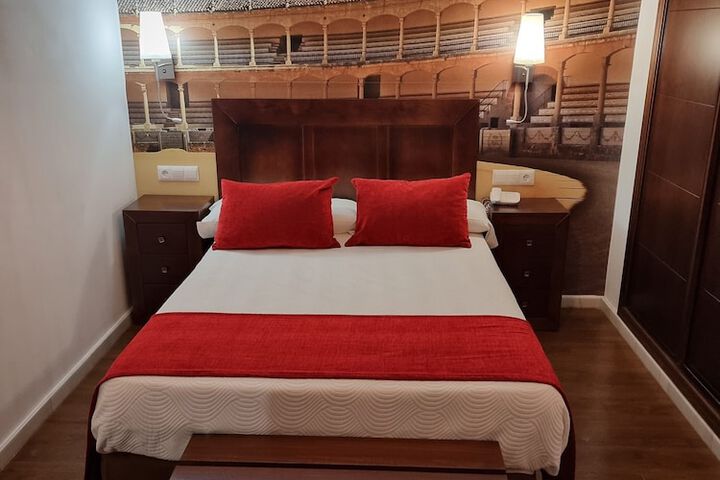 Room 3 of 111