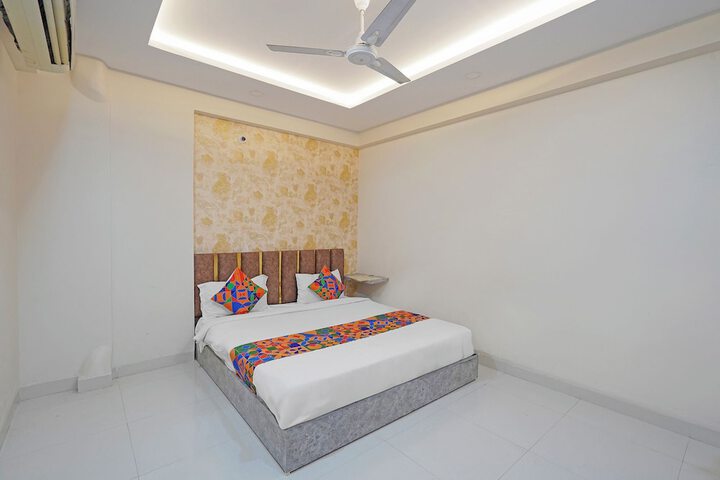 Room 12 of 20
