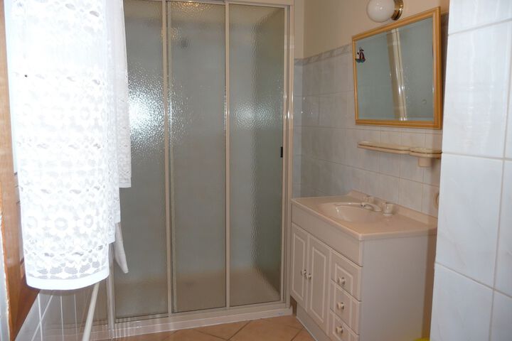 Room 21 of 35