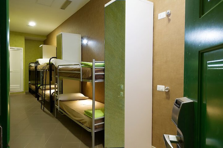 Room 12 of 51