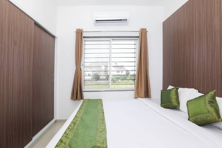 Room 14 of 32