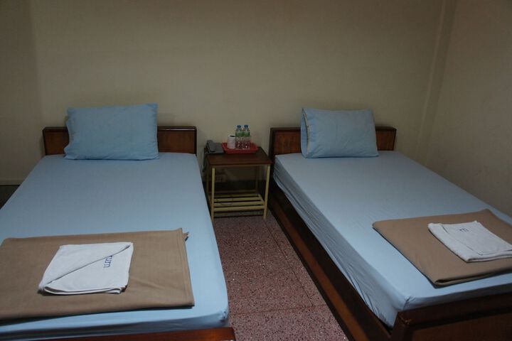 Room 15 of 32