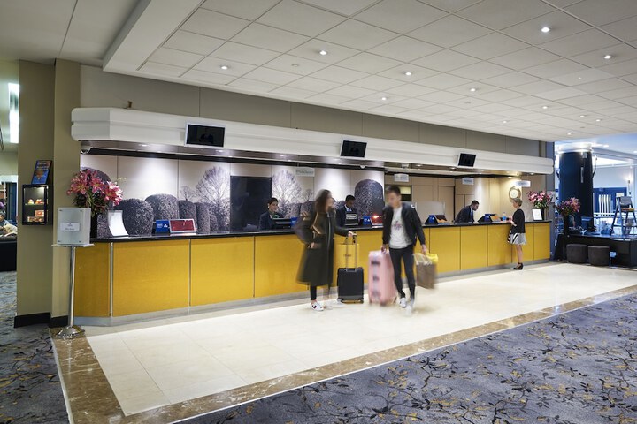 Entrance & Lobby