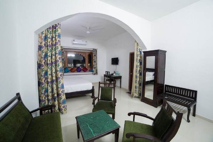 Room 14 of 90