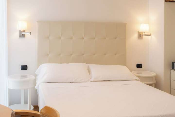 Room 62 of 247