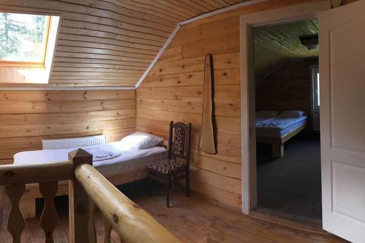 Room 12 of 33