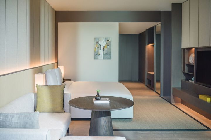 Room 15 of 52